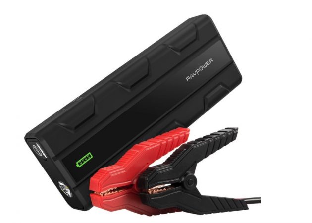 RAVPower mette in offerta la batteria per iPhone con avviatore per auto