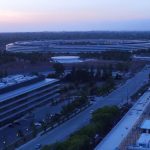 Apple Park mostrato al tramonto