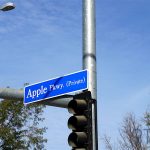 Valore in borsa a quota 812 miliardi: Apple sfiora il bilione!