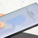 Qualcomm mostra il sensore di impronte digitali integrato sotto il display