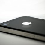 Apple denunciata: “La mia casa bruciata a causa di un iPhone 4!”