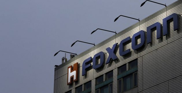 Foxconn pronta a realizzare tre impianti di produzione negli USA