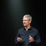 Tim Cook contro Trump: “250 dipendenti Apple sono Dreamers”