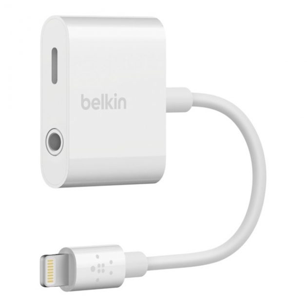 Belkin Rockstar, l’adattatore che ti fa ricaricare l’iPhone senza rinunciare alla musica