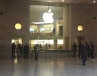 iPhone X, per motivi di sicurezza nessuna coda negli Apple Store francesci