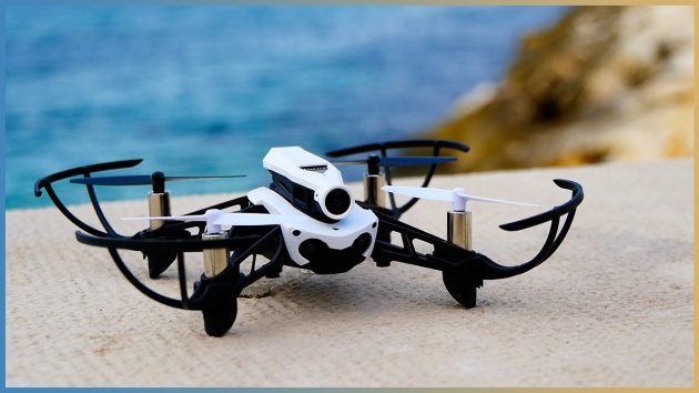 Parrot Mambo FVP, il minidrone per chi vuole iniziare [VIDEO]