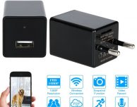 Da KKmoon la telecamera-spia wireless che si collega alla presa elettrica
