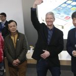 Un senatore USA contro Tim Cook: “Apple ha il dovere morale di combattere la censura in Cina”