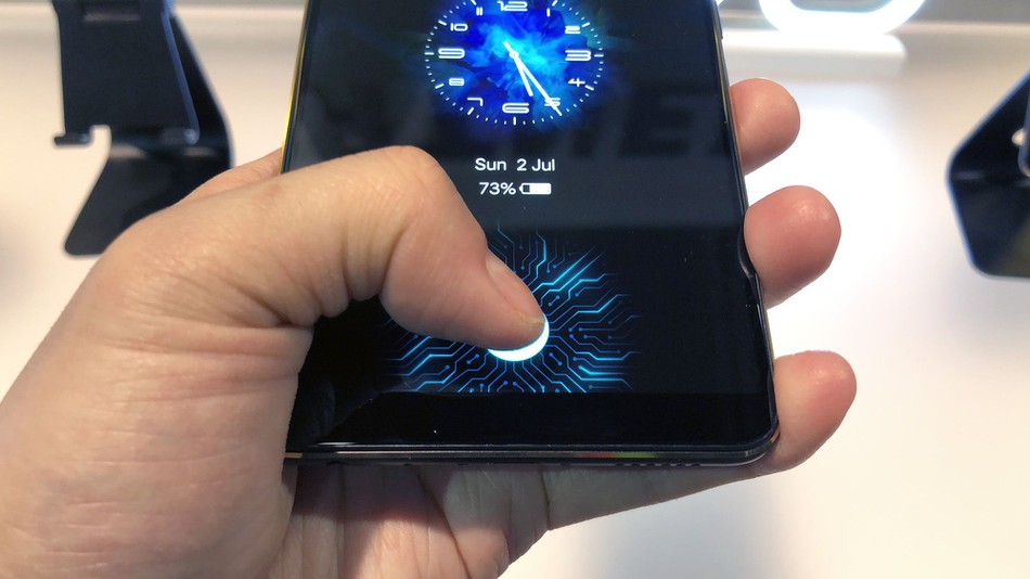 Da Vivo arriva il primo smartphone con sensore per le impronte digitali