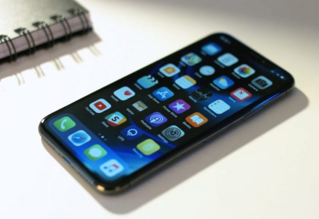 iPhone X, segnalati problemi di surriscaldamento e consumo eccessivo di dati