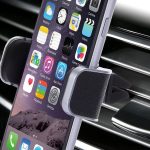 In Francia smartphone vietato anche se l’auto è spenta e accostata