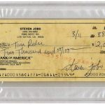 Un assegno firmato da Steve Jobs sarà messo all’asta: si parte da 20.000$