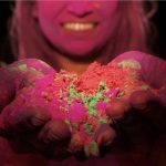 Festival Hindu di Holi, ecco gli scatti condivisi da Tim Cook in modalità ritratto