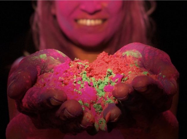 Festival Hindu di Holi, ecco gli scatti condivisi da Tim Cook in modalità ritratto
