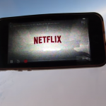 Un iPhone nello spazio? Ci ha pensato Netflix
