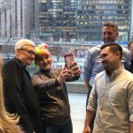Tim Cook in visita al nuovo Apple Store di Chicago