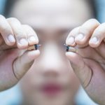 Auricolari color pelle, FaceTime e iPhone: così si prova a superare l’esame con l’aiuto del tutor