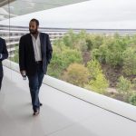 Il principe ereditario dall’Arabia Saudita in visita all’Apple Park