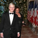 Tim Cook incontrerà domani il presidente Donald Trump