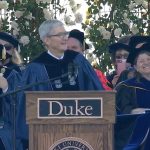 Tim Cook agli studenti della Duke University: “Siate senza paura”