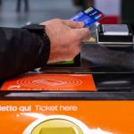 ATM: da oggi il biglietto si paga anche con Apple Pay