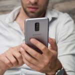 Gli smartphone Samsung inviano foto a contatti casuali