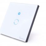 Da Sonoff interruttore e lampadina smart per la casa del futuro