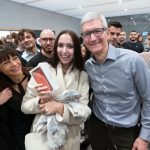 Tim Cook a Milano per il lancio dell’iPhone XR