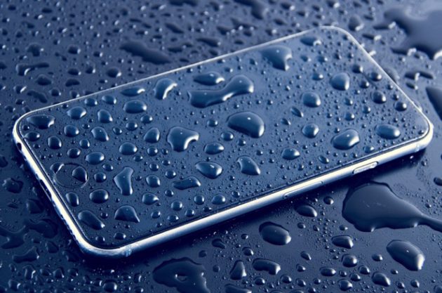 Apple al lavoro su un iPhone che funziona sotto la pioggia