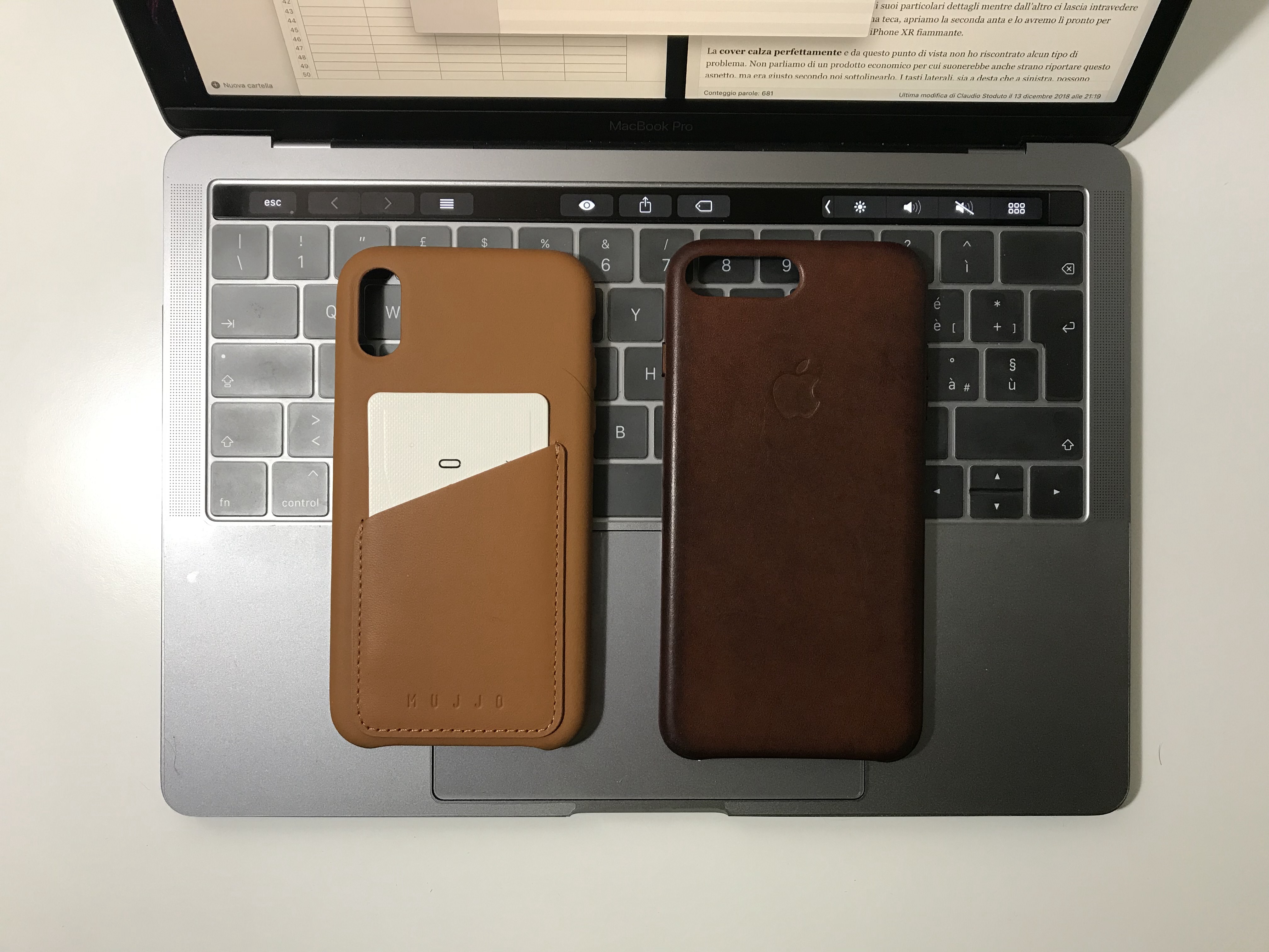 Mujjo Wallet Case per iPhone XR, bella e quasi perfetta RECENSIONE