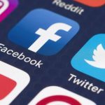 Ricerca Pew: gli americani apprendono le notizie più dai social che dai giornali