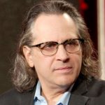 Lo showrunner Jason Katims lascia la Universal TV e sceglie Apple