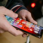 UBS: iPhone continuerà a vendere meno per i prossimi due anni
