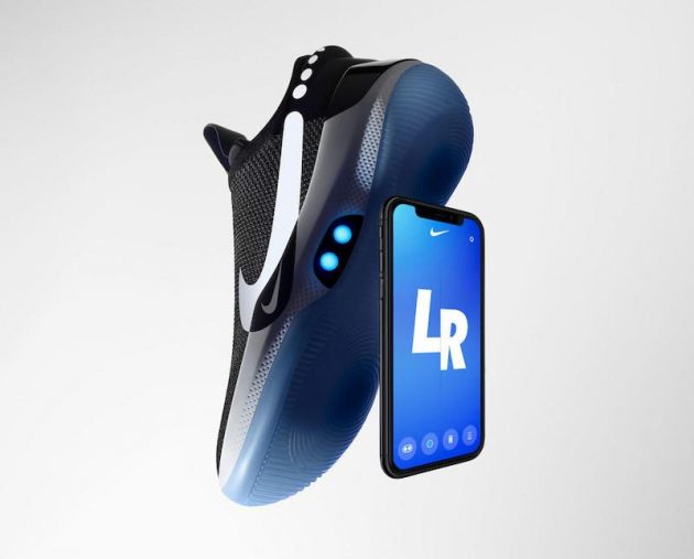 Nike presenta le scarpe che si allacciano da sole grazie all’iPhone