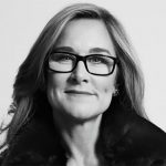 Angela Ahrendts lascia Apple, al suo posto Deirdre O’Brien