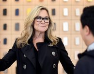 Tim Cook scrive ai dipendenti dopo l’addio di Angela Ahrendts
