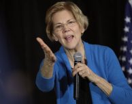 La candidata presidenziale Elizabeth Warren annuncia la sua battaglia contro i colossi tech (Apple compresa)