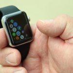 Surfista recupera il suo Apple Watch funzionante dopo averlo perso nell’oceano