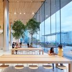 Bloomberg: “Clienti e dipendenti sempre meno soddisfatti degli Apple Store voluti dalla Ahrendts”