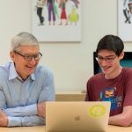 Tim Cook: “Non credo che una laurea quadriennale sia necessaria per programmare”