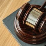 Condannati i due avvocati che condivisero informazioni Apple “riservate”