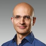 Sabih Khan promosso COO di Apple
