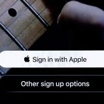 “Sign in with Apple” dovrà comparire prima degli altri servizi di accesso