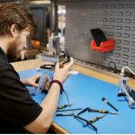 Rivoluzione nell’assistenza Apple: riparatori terzi avranno accesso ai ricambi originali per iPhone