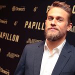 Charlie Hunnam sarà il protagonista della serie TV Apple “Shantaram”
