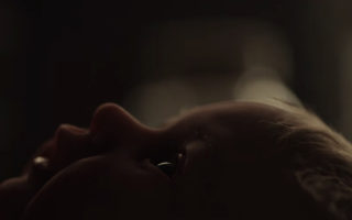 La costruzione della bambola “Jericho” nell’ultimo trailer di “Servant”
