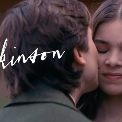 “Passato incontra il presente”: nuova featurette per “Dickinson”