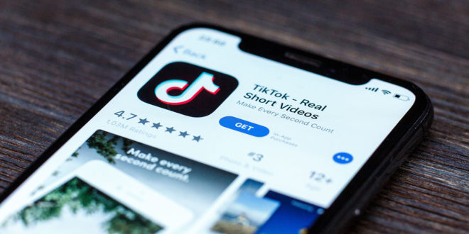 TikTok domina la classifica su App Store, malgrado le accuse