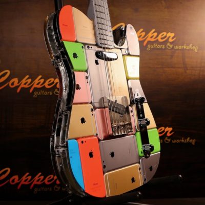 106 iPhone sacrificati in nome del Rock, ecco la nuova “iPhone Guitar”