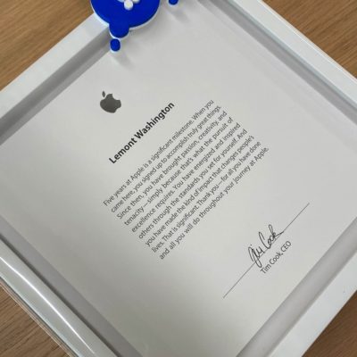Ecco cosa invia Tim Cook ai dipendenti Apple dopo 5 anni di servizio